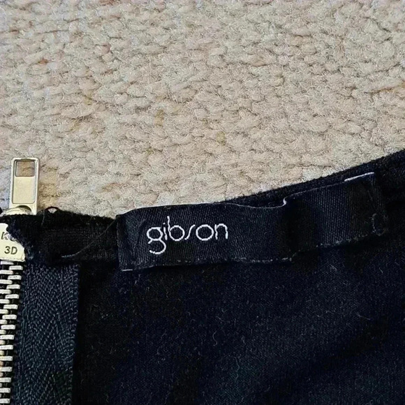 ❤️ Cold Shoulder Black Top Medium - Picture 9 of 13